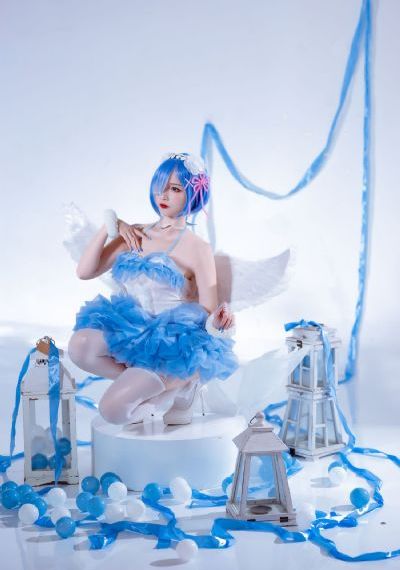 女人被公牛进入